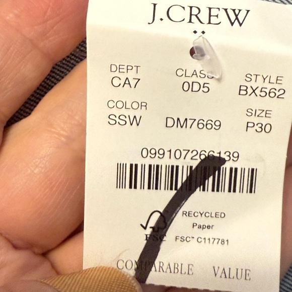 J. Crew Wide Leg Crop Jeans with all day stretch & trendy Raw Hem NWT 30P - Picture 3 of 8